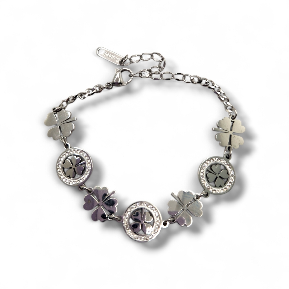 Elegant Silver Clover Bracelet